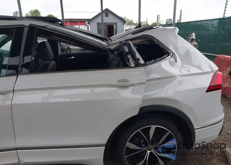 2022 Volkswagen Tiguan 2.0T Sel R-Line из США, поврежденный, VIN 3VV4B7AX4NM150568